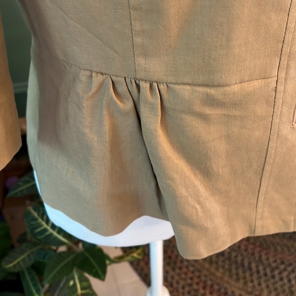 No collar rounded neck button short jacket with 3/4” bell sleeves - Picture 3 of 7